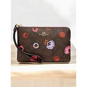 Coach F24380 Primrose Floral Signature Corner Zip Wristlet